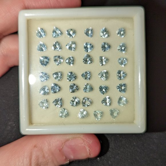 Large set of Aquamarine in Trilliant cuts loose gemstones - Picture 1 of 4